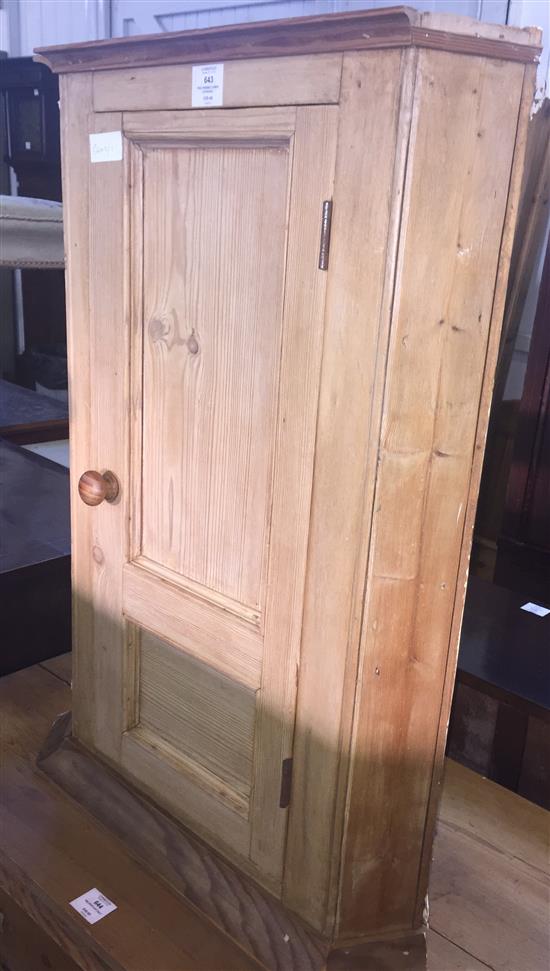 Pine hanging corner cupboard